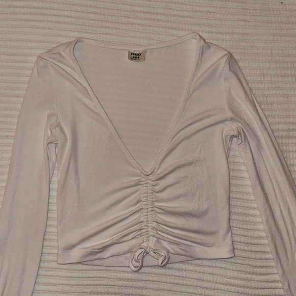 Aritzia Sunday Best Long Sleeve Cinch Cropped Shirt - Picture 1 of 3